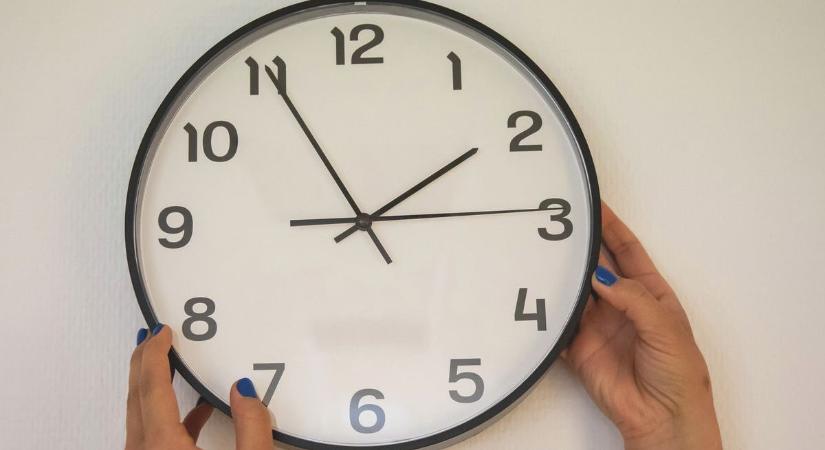 Vajon most tényleg utoljára tekerjük vissza az órát? – Itt az őszi óraátállítás