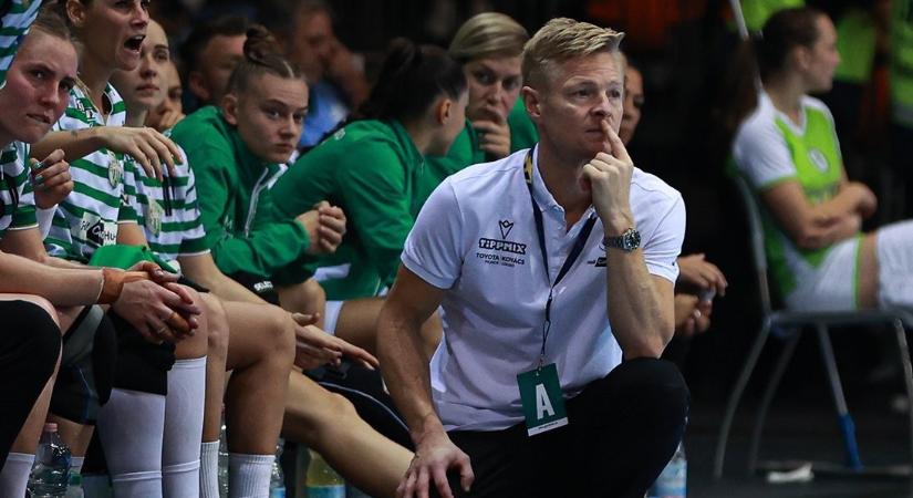 Szégyen, csúfság: az edző lemondását követelik a Fradi-szurkolók