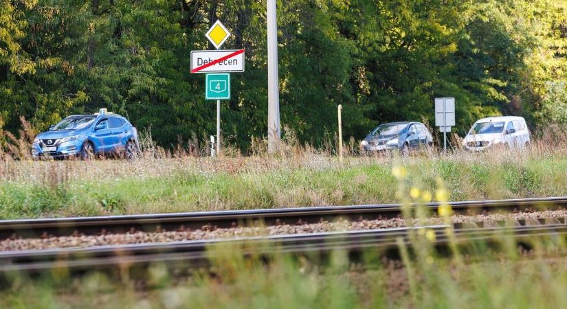 Szinte versenyzik egymással a Debrecen-Nyíregyháza vasútvonal felújítása és a 4-es főút bővítése