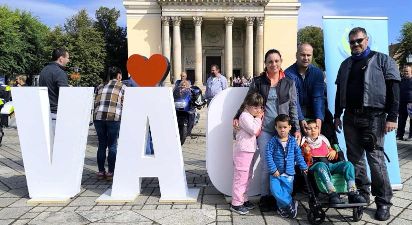 A Nazarov-műtétre váró Márki Lacikáért motoroztak Vácon