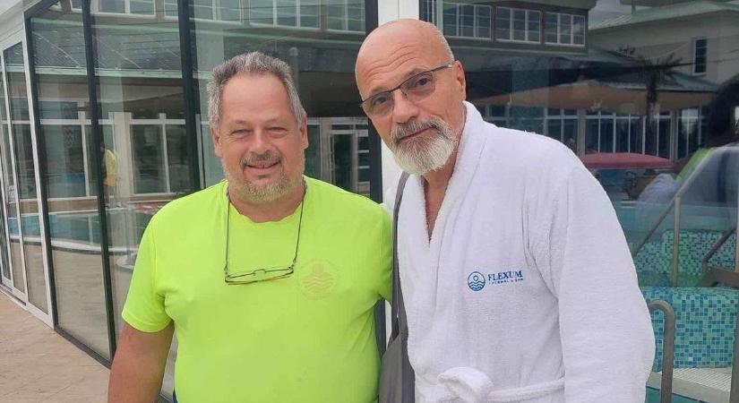 Zacher Gábor Mosonmagyaróváron – A híres doki elárulta, hogy telt a 65. születésnapja – videó