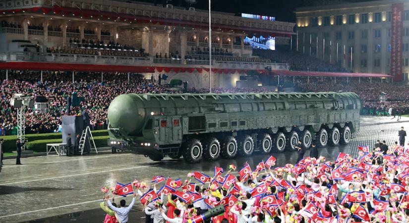 Észak-Korea legújabb atomfegyvere az USA bármely pontjára elér (Videó!)