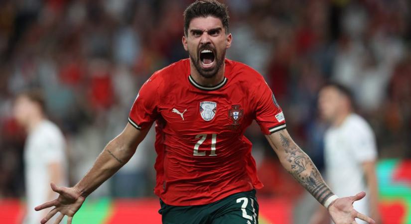Cristiano Ronaldo büntetőt rontott, 91. perces fejes intézte el az íreket