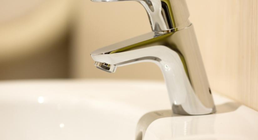 5 perc alatt eltűnik a vízkő a csapról, ha ezzel a filléres konyhai maradékkal dörzsölöd át