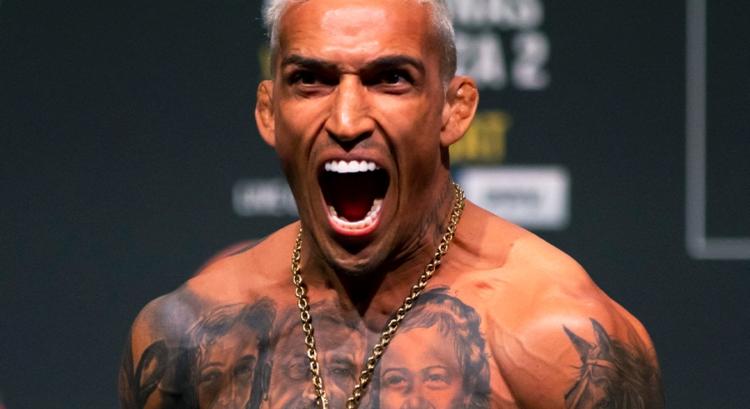 Charles Oliveira a második menetben szubolta Mateusz Gamrotot!