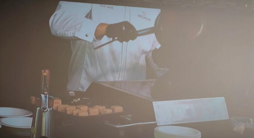 Francia bundáskenyér recept Rácz Jenőtől – Sáfrányos, ananászos különlegesség reggelire?