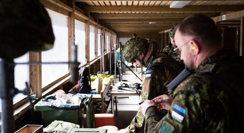 Észtország újra bepánikolt, az oroszok a határ mellett mozognak