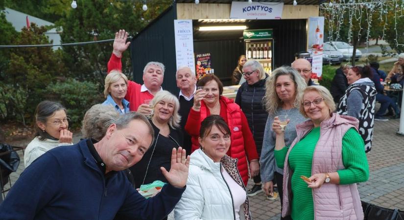 Algyő bebizonyította: kis településen is lehet nagy élmény a borfesztivál – galériával