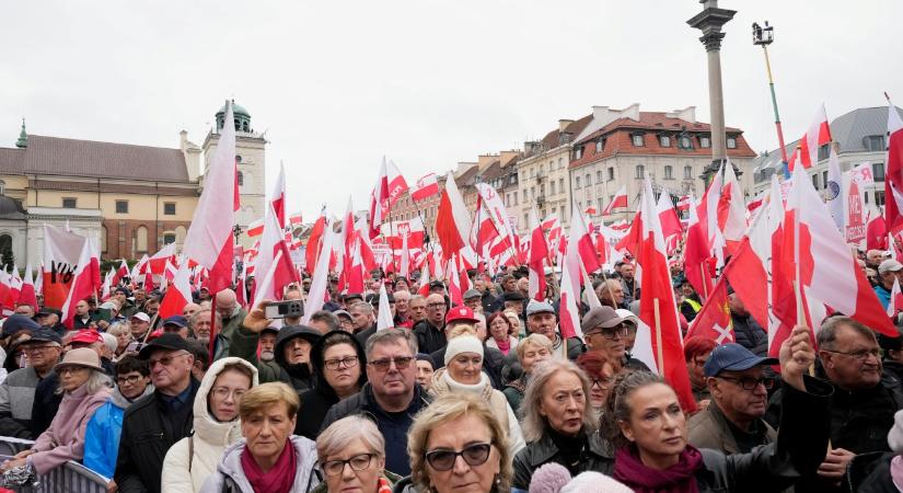Több ezren tüntettek Lengyelországban a migráció ellen