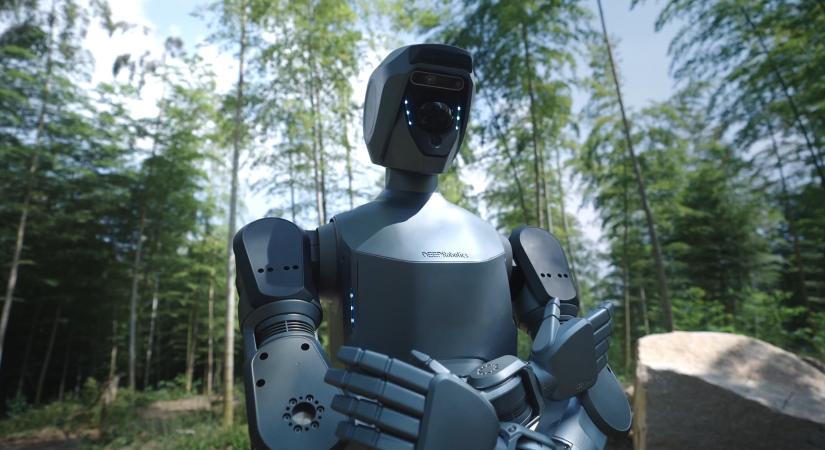 Íme az első humanoid robot, ami ellenáll a pornak, az esőnek és a hőnek
