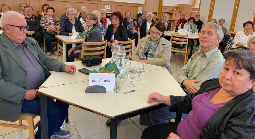 A nyugdíjas rendőrök bibliaismerete idén sem talált legyőzőre  fotók