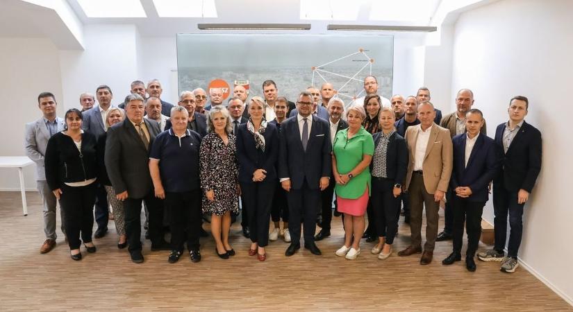Újabb sikeres pályázatok, megújulhatnak a Győr környéki települések