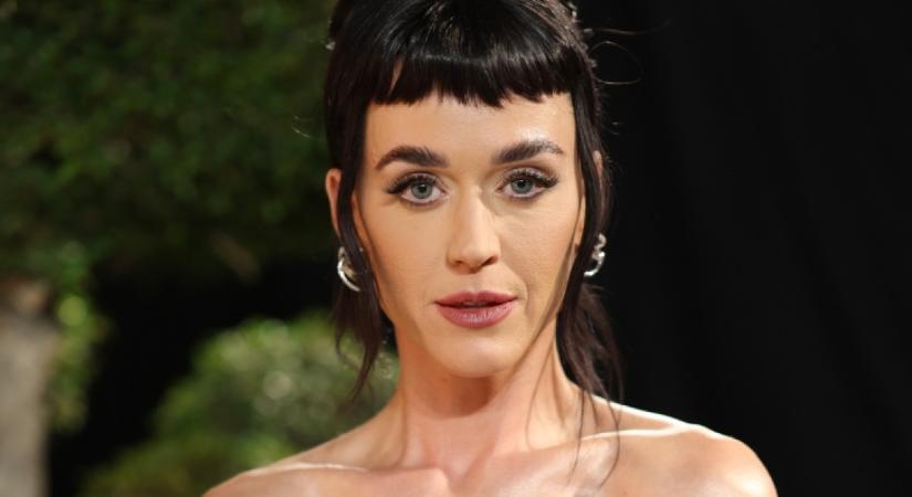 Erre az 53 éves férfira cserélte le Katy Perry a sármos Orlando Bloomot: így fest Hollywood legújabb sztárpárja