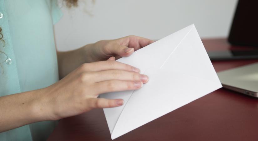 Hogyan alakul a levélszavazók száma a határon túl élő magyarok között?