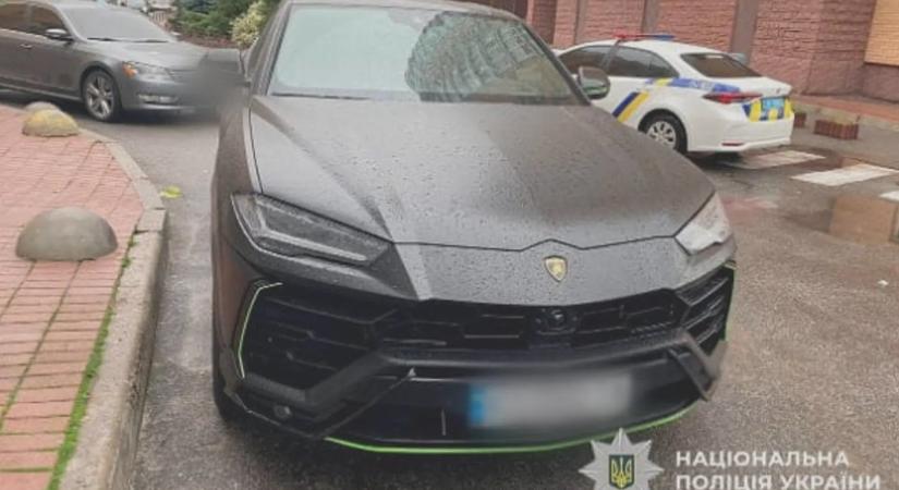 Tragédia Kijevben: holttest a Lamborghiniben