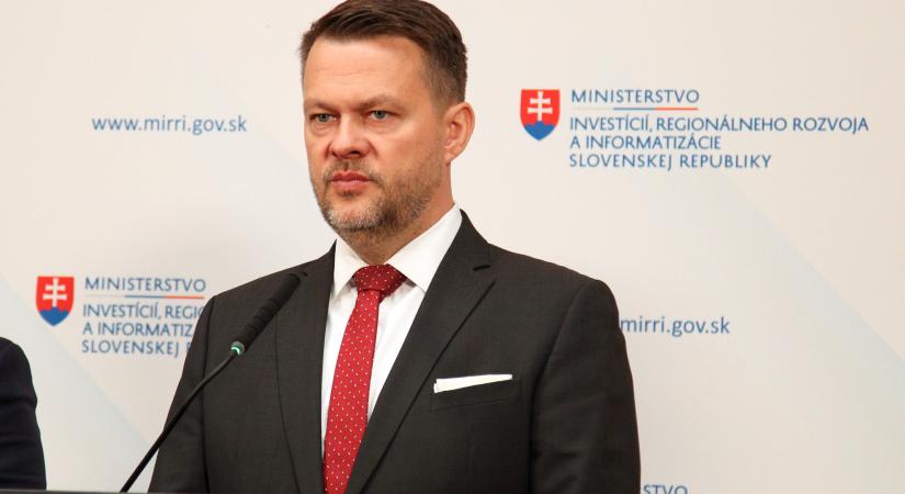 Migal: Ficonal nincs mobiltelefonja, az asszisztensén keresztül kommunikál