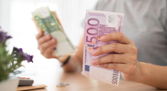 Felmérés: A munkanélküliség a leggyakoribb oka az adósságcsapdának Szlovákiában