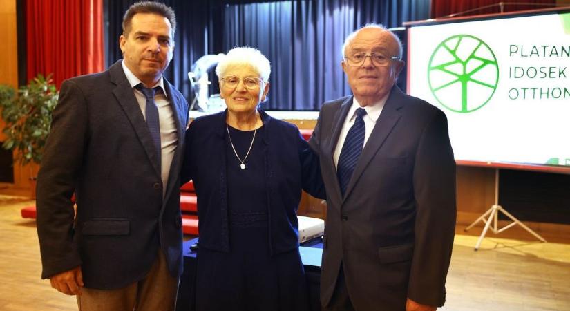 Hőgyészen csoda történt – az üres állami házból legendás idősek otthona lett!