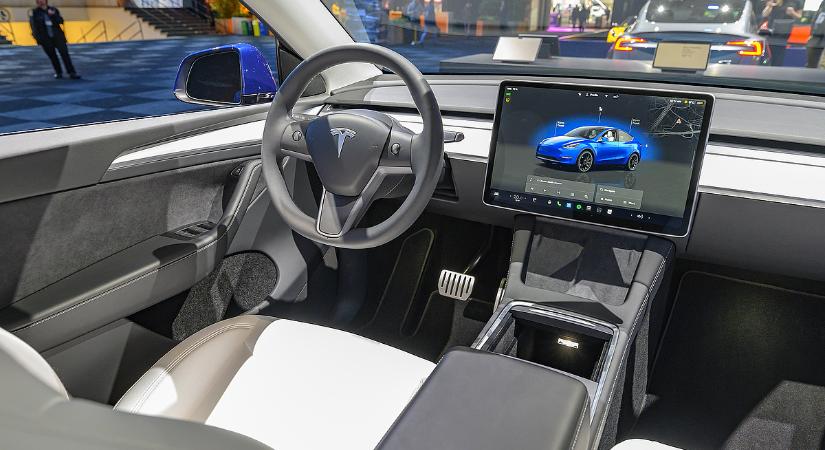 Brutális árcsökkentéssel tör be Magyarországra a fapados Tesla