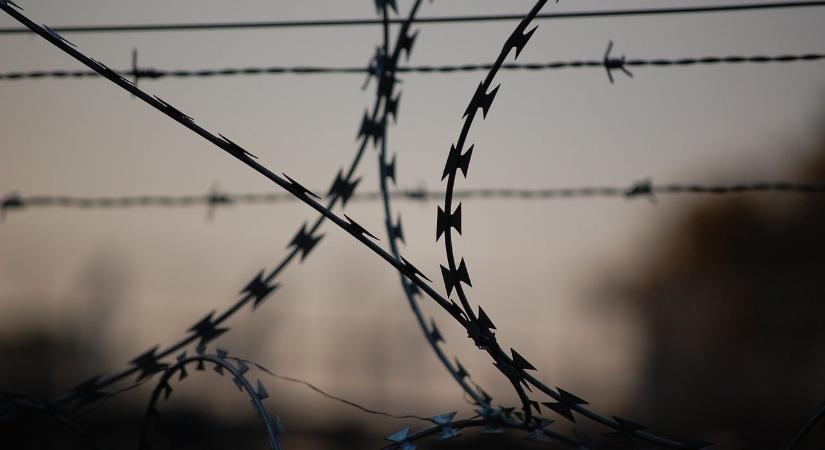 Megölték a börtönben a pedofil énekest