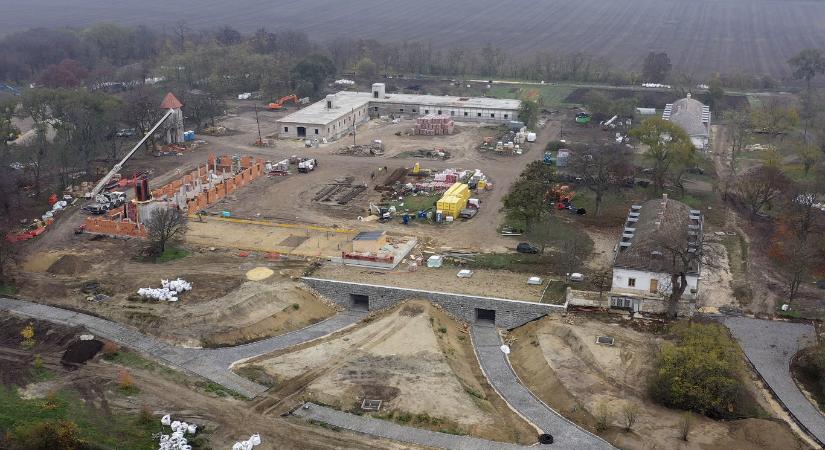 Az ügyészség szerint nem volt műemlékrombolás a hatvanpusztai építkezésen, így visszadobták Hadházy Ákos panaszát