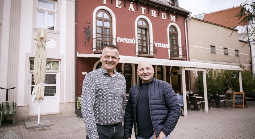 Újra megnyitott a győri művészek legendás törzshelye