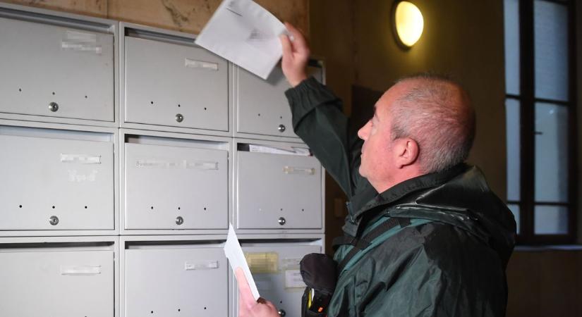 Már több millió kérdőívet kipostáztak