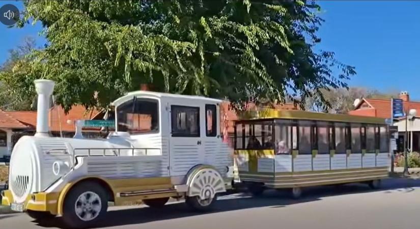 A fürdőből egyenesen a természetbe – ez a kisvonat lett az ősz slágere