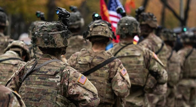 Az amerikai kormány vámokból származó szövetségi bevételeket fordítana a katonák fizetésére a kormányzati leállás idején