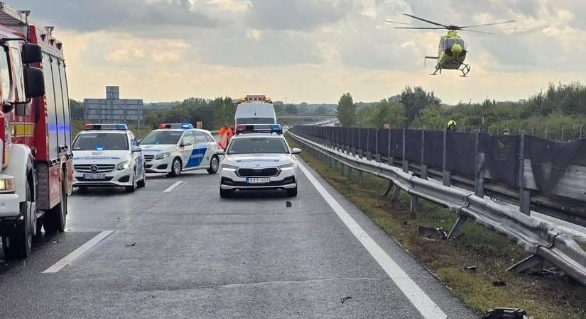 Szirénázó autók vertek fel mindenkit (helyszíni fotók)