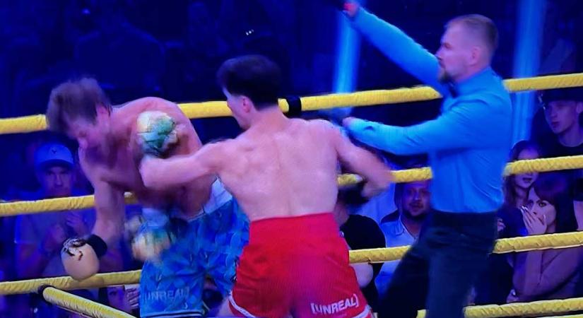 Dráma a Sztárboxban: olyan durva KO-val ütötte ki Kamarás Ivánt Bódi Bence, hogy a színész percekig feküdt mozdulatlanul a földön