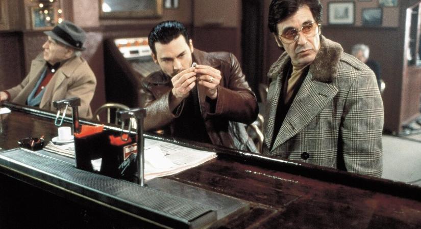 Az egyik legemlékezetesebb gengszterfilm Al Pacino és Johnny Depp főszereplésével