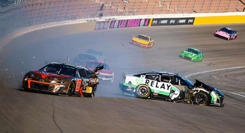 Kommunikációs hiba okozta a NASCAR Cup vegasi futamának legnagyobb balesetét