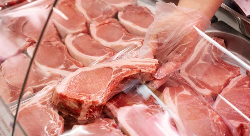 Megdöbbentő fordulat a boltokban: már így vásárolnak húst a magyarok