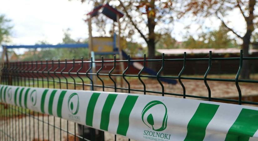 Lezárták, bontják, megújítják: mutatjuk a szolnoki játszóterek jelenlegi helyzetét