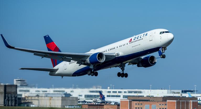 Füst keletkezett a pilótafülkében, kényszerleszállást hajtott végre a Delta-Airlines járata