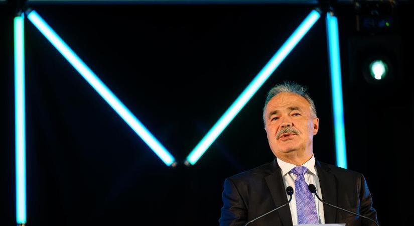 Agráradó-csökkentéseket jelentett be Nagy István miniszter