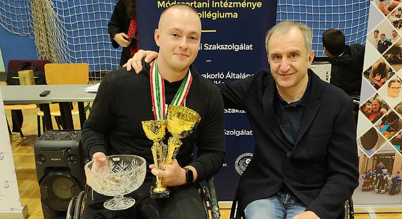 Egy arany és egy ezüstérmet nyert a DEAC kerekesszékes vívója az első versenyén