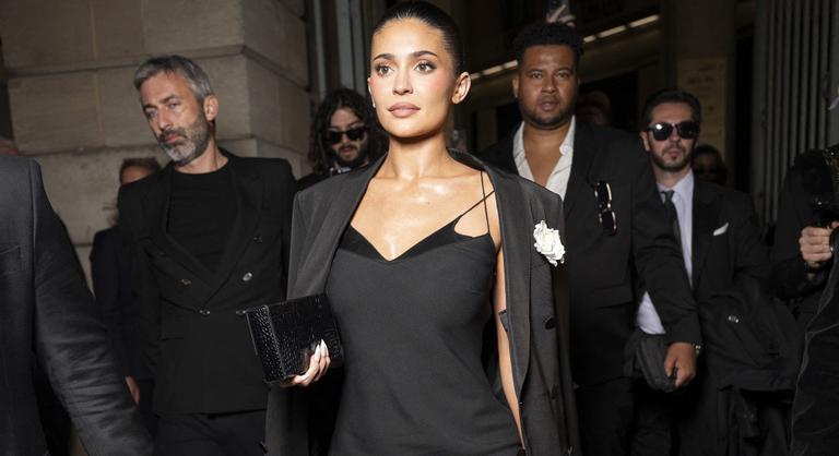 Bilincsben vitték el Kylie Jennert, kihallgatásáról felvétel is készült