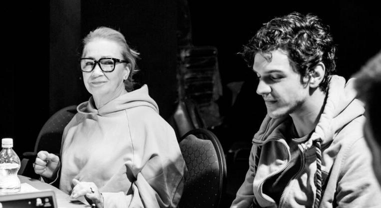 Udvaros Dorottya, Györgyi Anna és Vándor Éva is fellép a Bástya Színházban