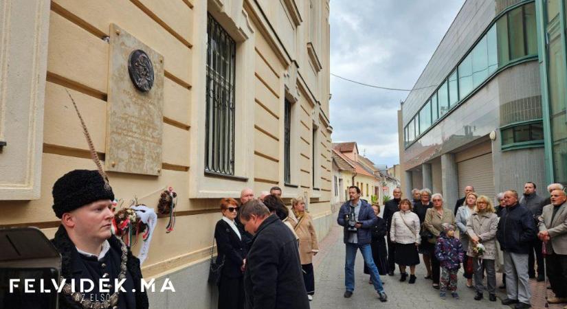 A száz éve született Szénássy Zoltánra emlékeztek Komáromban