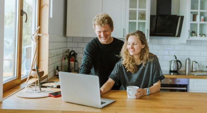 A kíváncsiságunknak diszkrét módon is teret tudunk adni