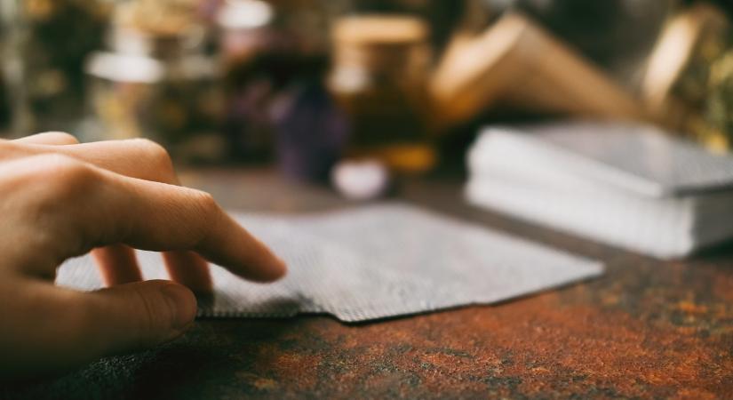 A Tarot üzenete a hétre: újrakezdés, tisztánlátás és belső erő