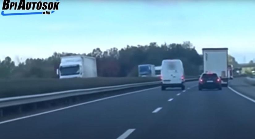 Életveszélyes manőverrel veszélyeztette a másik autóst az M1- esen az agresszív sofőr - videó