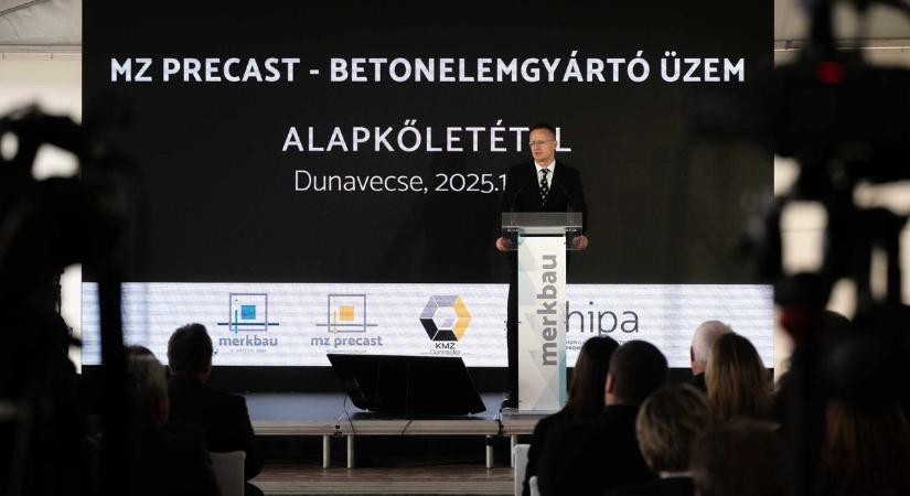 Exkluzív interjú Szijjártó Péterrel a gazdasági növekedésről, a békéről és az energiabiztonságról