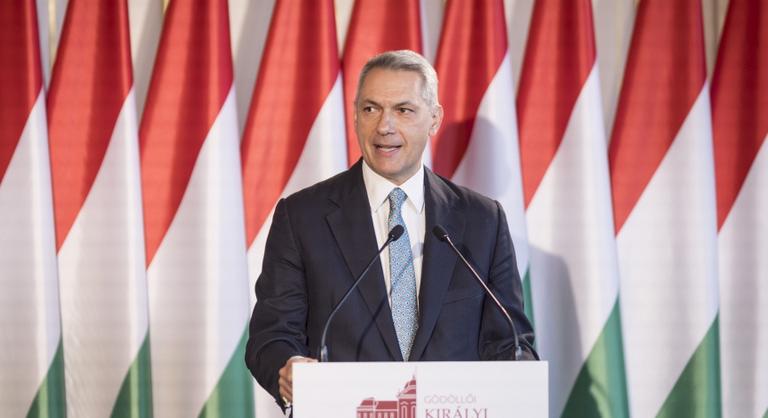 Lázár János: Az OTP-től behajtottunk húszmilliárdot