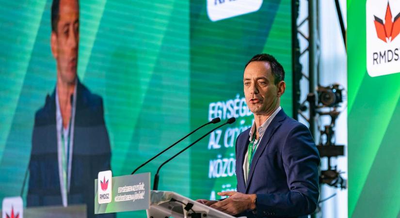 Becsületbeli lemondásra szólította fel Zakariás Zoltánt Csoma Botond