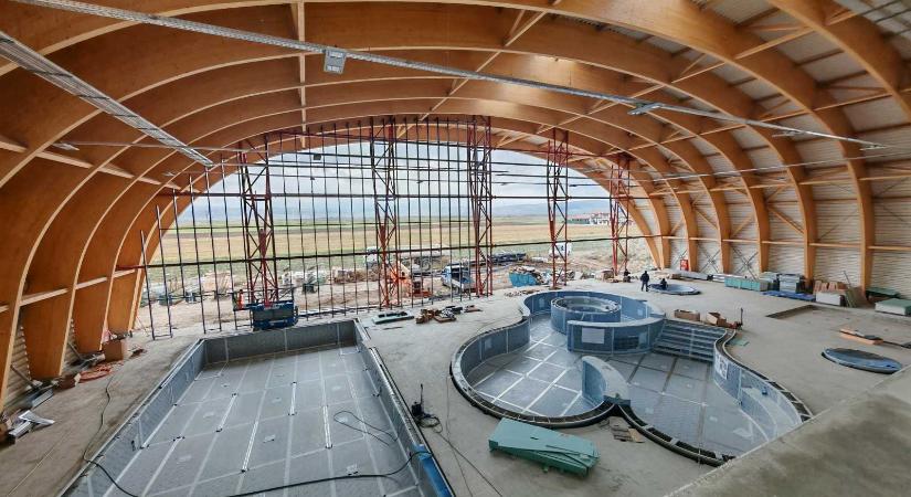 Egy hónap múlva leáll a kézdivásárhelyi uszoda építése