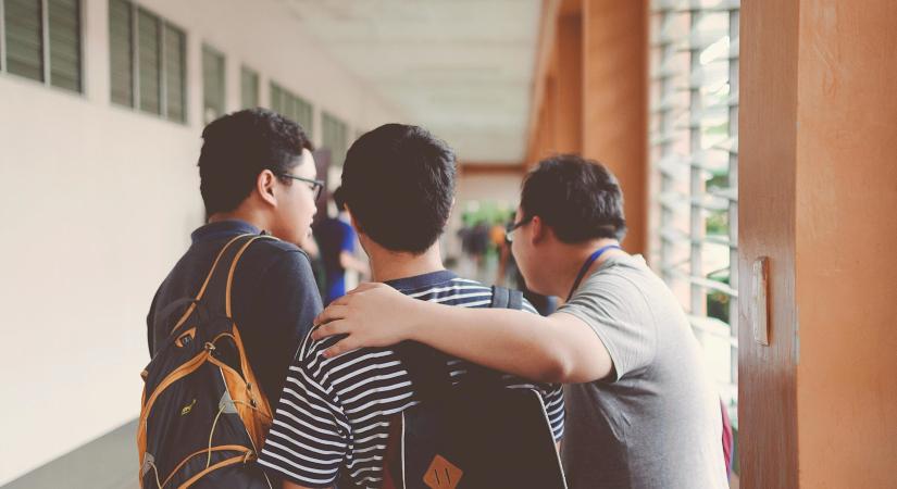 9 tipp, hogyan barátkozz könnyebben az új osztályban