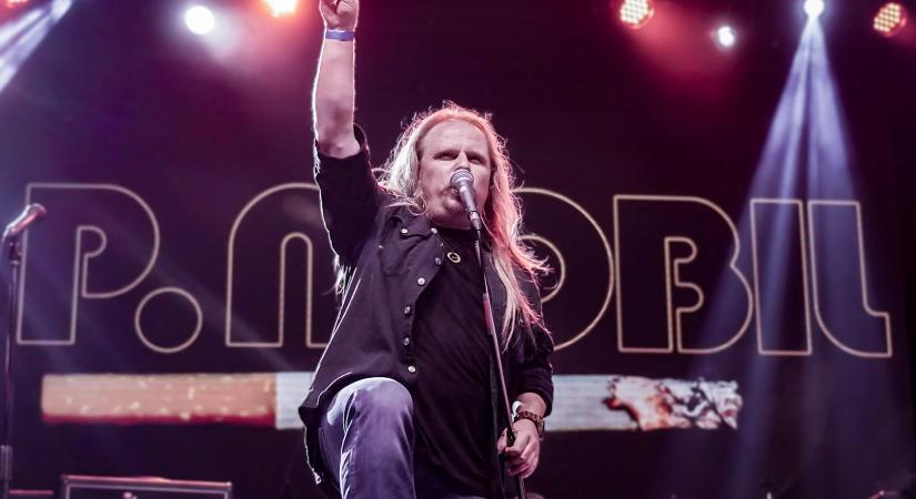 Éjjeli ősmagyar rockműszak hiányzókkal